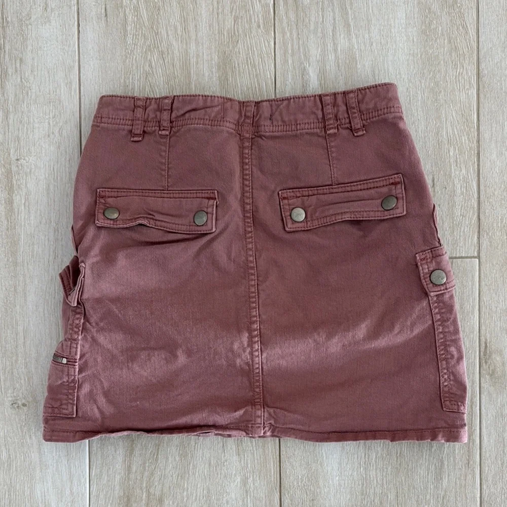 Free People mauve mini cargo skirt - size 28 - Picture 4 of 5